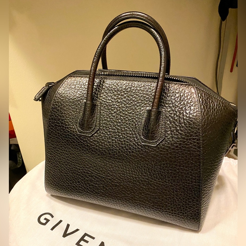 Authentic Rare Givenchy Antigona Bag, Medium - Picture 5 of 16